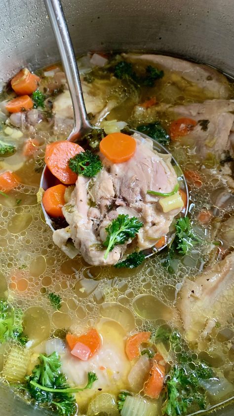 Our Go-To Chicken Soup (low carb + paleo) - lilsipper Soup Low Carb, Low Carb Blueberry Muffins, Chocolate Protein Muffins, Lemon Rosemary Chicken, Protein Cheesecake, Rice Dinner, Chocolate Chip Pancakes, Beef Sandwich, Low Carb Chocolate