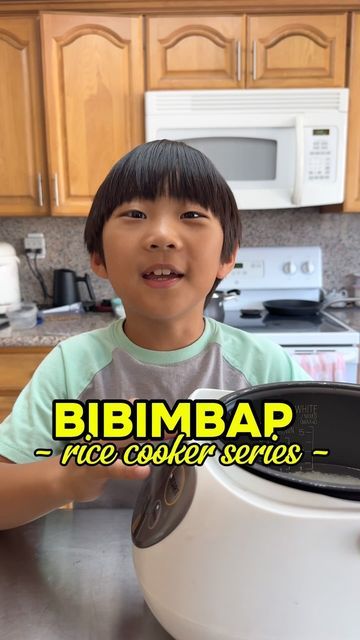 Rice Cooker Asian Rice, Seasoned Rice Rice Cooker, Rice Cooker Bibimbap, Korean Rice Cooker, Mini Rice Cooker Video, Bibimbap Recipe, Rice Cooker Recipes, Bulgogi, Sesame Oil