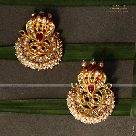 Nagaram Pendant, Latest Gold Jewellery, Gold Tops, Gold Temple Jewellery, Indian Bridal Jewelry Sets, Gold Necklace Indian Bridal Jewelry, Jewellery Indian, Fancy Blouse, Black Beaded Jewelry