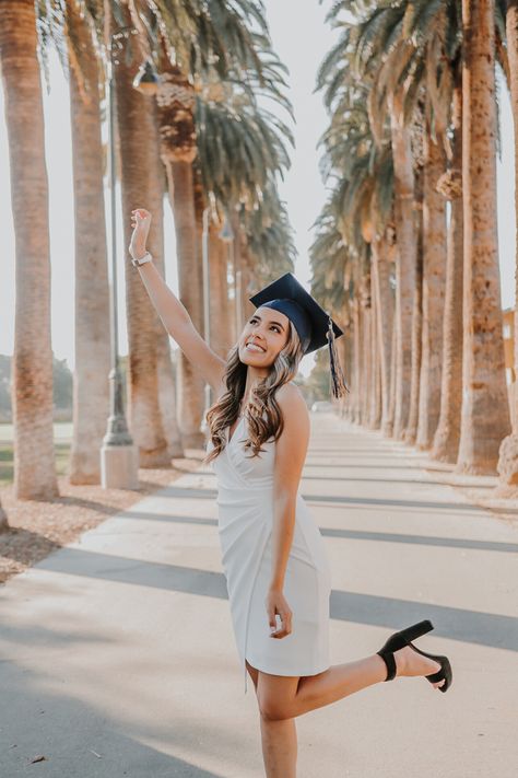 CBU 2020 Cbu Graduation Pictures, Graduation Pic Ideas, Graduation Pic, Grad Shoot, Graduation Picture, Grad Photoshoot, Photo Pin, Graduation Photo, Graduation Photos