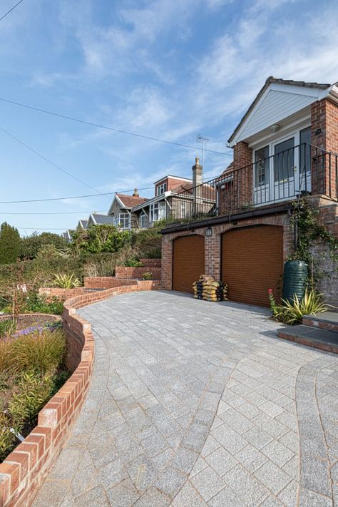 Sloping Driveway Ideas, Grey Driveway, Sloping Driveway, Sloped Driveway, Curved Driveway, Light Pathway, Kerb Appeal, Driveway Paving, Driveway Ideas