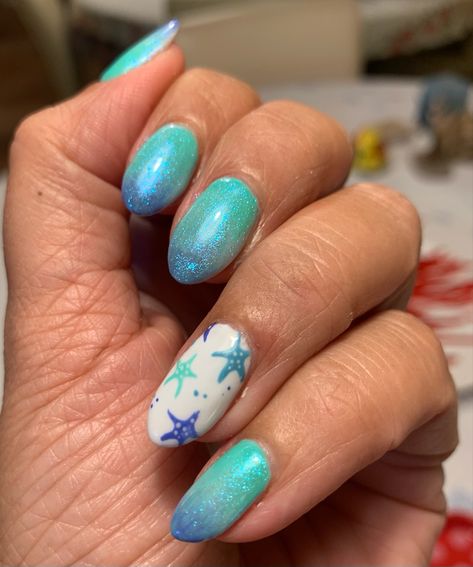 Blue Green White Nails, Star Fish Nail Design, Seastar Nails, Star Fish Nail Art, Crete Nails, Greek Holiday Nails, Star Fish Nail, Sea Star Nails, Star Fish Nails