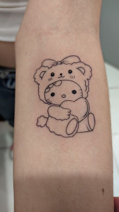 Cool Hello Kitty Tattoo, Aggrogoth Tattoo, Vintage Aesthetic Tattoos, Tatuaje Hello Kitty, Timeless Tattoo, Aesthetic Tattoos, Hello Kitty Tattoos, Small Pretty Tattoos, Kawaii Tattoo