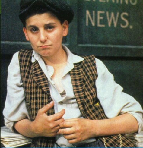 Newsies: Racetrack - Max Casella! He's so cute! I had a crush on him on Doogie Howser too. Max Casella, Newsies Movie, Racetrack Higgins, 80s And 90s Movies, Spot Conlon, Newsies 1992, The Newsies, King Of New York, Theater Kid