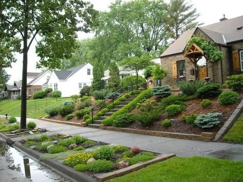 Backyard Hill Landscaping, Sloped Front Yard, Terraced Landscaping, Landscaping A Slope, Front Yard Landscaping Pictures, Landscaping On A Hill, Small Yard Landscaping, Sloped Yard, Sloped Backyard