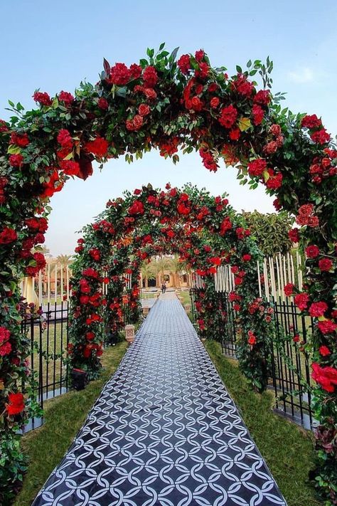 Floral Archway, Wedding Entrance Decor, Wedding Entrance, Most Beautiful Gardens, Outdoor Wedding Decorations, Beautiful Flowers Garden, Entrance Decor, Wedding Stage, Outdoor Wedding Ceremony