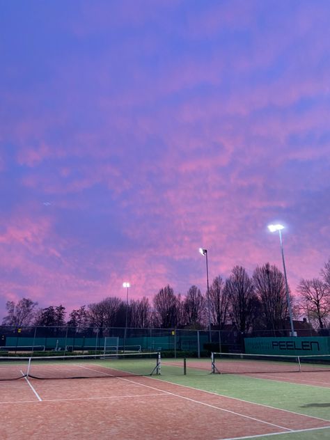 Tennis Sunset, Pink And Purple Wallpaper, Ciel Rose, Tennis Aesthetic, Purple Sunset, Vibe Check, Inspo Pics, Sport Tennis, Purple Wallpaper