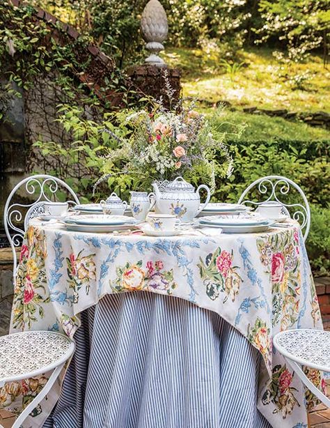 Tea Party Outfit, Afternoon Tea Tables, Tea Sandwich, Royal Tea Parties, Autumn Is Coming, Tea Party Table, Party Photoshoot, Royal Tea, Summer Tea