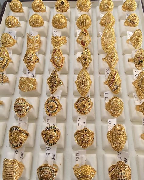 Zevar on Instagram: “Our rings are sorted and waiting for you to pick up #zevar #newyearnewstyle #sorted #buyme” Aada Khan, Unique Gold Jewelry Designs, Rajputi Jewellery, Delicate Gold Jewelry, Gold Finger Rings, Arm Art, Elegant Jewellery, Gold Jewellry, Cute Engagement Rings