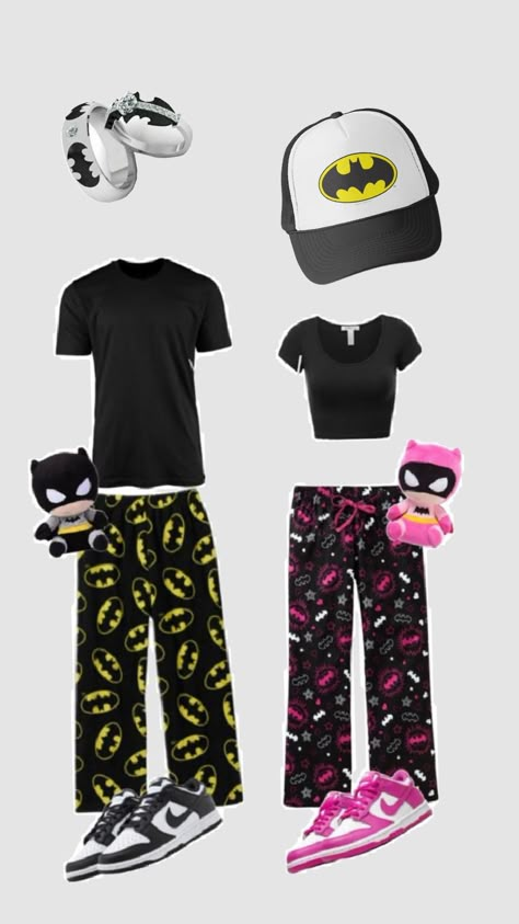 I love freaking batman Batman Pjs Couple, Matching Batman Pajamas, Bf And Gf Matching Pjs, Couple Pajamas Aesthetic, Friends Pjs, Batman Pjs, Matching Pjs For Couples, Couple Pjs, Batman Fashion