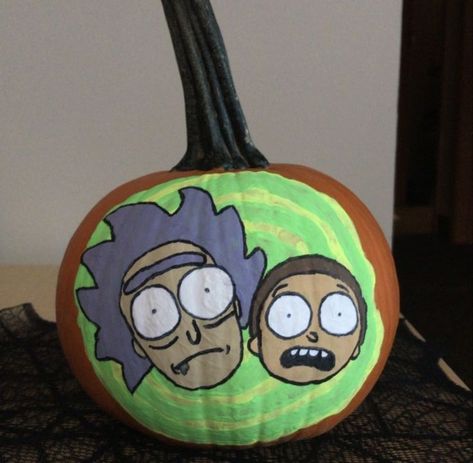 Pumpkin Painting Ideas Rick And Morty, Rick And Morty Pumpkin Painting, Pumpkin Painting Coraline, Rick And Morty Pumpkin, Hello Kitty Halloween Wallpaper, Creative Pumpkin Painting, Painting Pumpkins, Halloween Pumpkins Painted, Creative Pumpkins