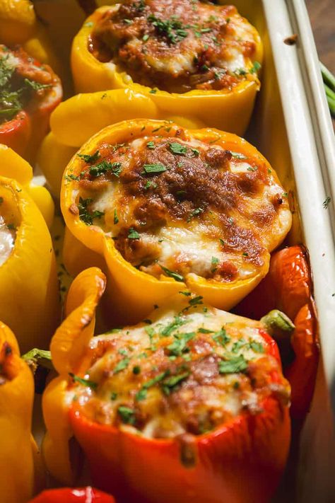 Simple Stuffed Peppers Italian Stuffed Bell Peppers, Simple Stuffed Peppers, Best Stuffed Bell Peppers, Baked Stuffed Peppers, Stuffed Pepper Recipe, Italian Stuffed Peppers, Turkey Lasagna, Gluten Free Turkey, Pepper Recipe