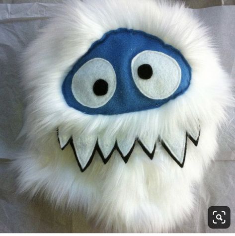 Abominable Snowman Costume, Yeti Hat, Snowman Costume, Christmas Face Painting, Abominable Snowman, Snowman Christmas Decorations, Diy Snowman, For Journal, Pink Carpet