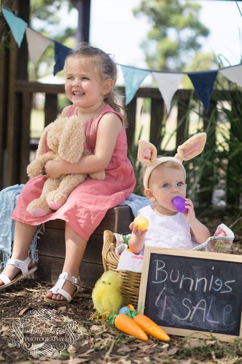 Sisters Easter Photoshoot, Sibling Easter Photoshoot, Sibling Easter Photos, Easter Sibling Pictures, Easter Shoot, Easter Photo Booth, Baby Easter Pictures, Easter Newborn, Easter Minis