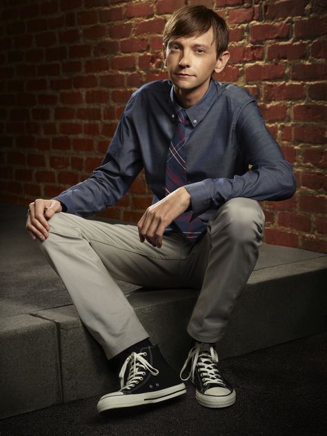 DJ Qualls Birthday, Real Name, Age, Weight, Height, Family, Contact Details, Girlfriend(s), Bio & More Rockmond Dunbar, Dj Qualls, Jason Biggs, Brown Hair And Brown Eyes, Belmont University, Robert Montgomery, George Lopez, Charlie Day, No Children