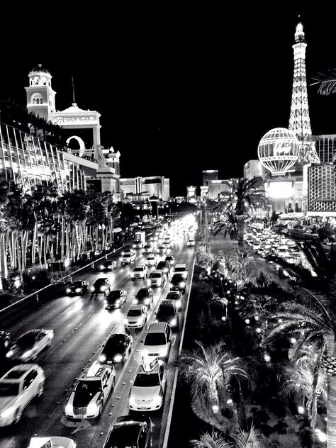 Vegas. Las Vegas Black And White Aesthetic, Dark Vegas Aesthetic, Aesthetic Vegas Pictures, Old Vegas Aesthetic, Las Vegas Black And White, Vegas Wallpaper, Remo Falcone, Las Vegas Aesthetic, Vegas Aesthetic