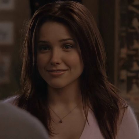 Brook Davis, Three Hills, Brooke Davis, Sophia Bush, Tree Hill, One Tree Hill, Season 1, Make Up, Celebrities