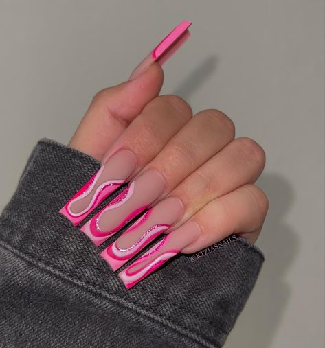 shades of pink abstract nails Barbie Nail, Luv Nails, Pink Tip Nails, Classy Acrylic, Acrylic Toe Nails, Drip Nails, Colored Acrylic Nails, Nails Design With Rhinestones, Dope Nail Designs