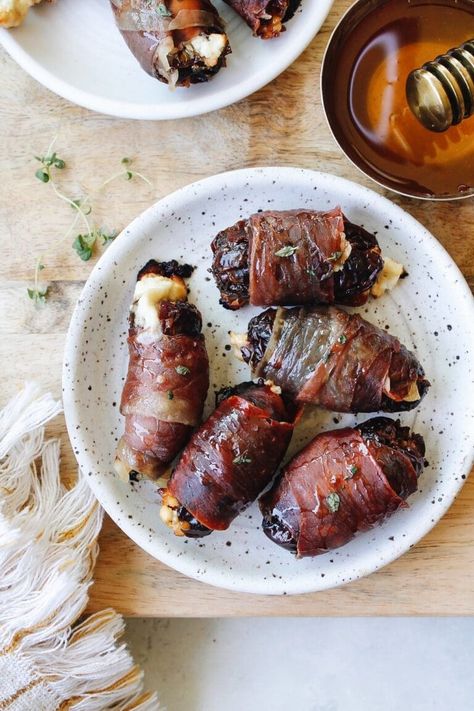 These prosciutto wrapped dates with goat cheese are the perfect appetizer. Minimal ingredients, skill and time required! Oh and they are so delicious with the perfect blend of sweet and salty. Baked Dates With Goat Cheese, Stuffed Figs With Goat Cheese, Goat Cheese Fig Jam Appetizer, Dates Goat Cheese, Prosciutto Wrapped Dates, Goat Cheese Stuffed Dates, Figs With Goat Cheese, Cheese Stuffed Dates, Stuffed Figs