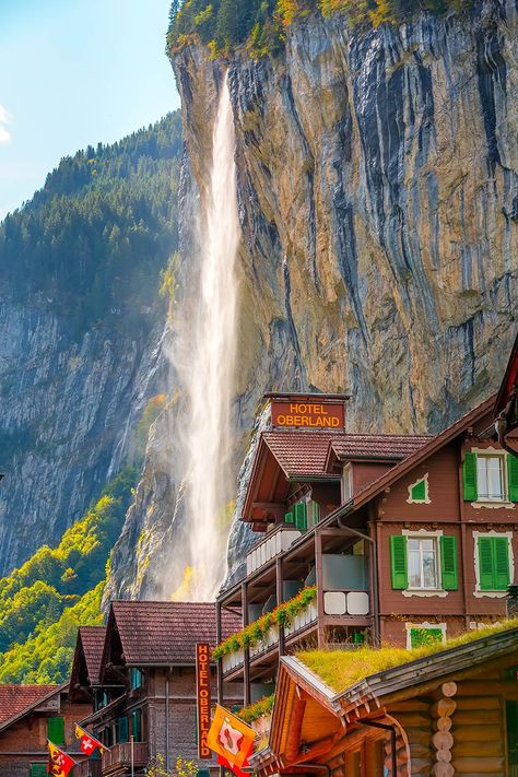 El valle de Lauterbrunnen, de cascada en cascada por el valle más bello de los Alpes suizos Lauterbrunnen Switzerland, Interlaken, Switzerland Travel, Swiss Alps, Travel Goals, Travel Bucket List, Free Trial, Travel Style, Switzerland