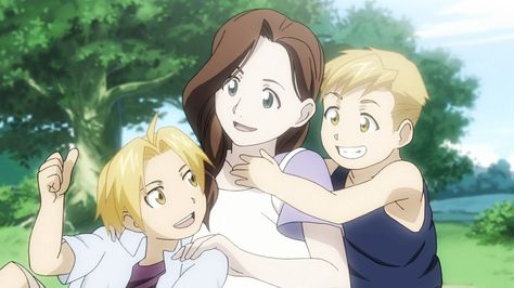 Fullmetal Alchemist Trisha Elric, Fullmetal Alchemist Cosplay, Elric Brothers, Alphonse Elric, Edward Elric, Fullmetal Alchemist Brotherhood, Anime Dad, Fullmetal Alchemist, Me Me Me Anime