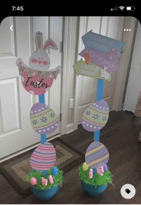 Easter Wreaths For Front Door, Easter Wreath Craft, Easter Topiary, Easter Yard Decorations, Dollar Tree Easter Crafts, Crafts Outdoor, Easter Outdoor, Easter Tree Ornaments, Easter Crafts For Adults