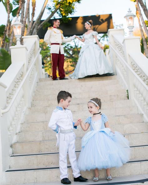 Cinderella Pictures Ideas Photo Shoot, Prince Photoshoot, Prince Charming Outfit, Disneyland Costumes, Cinderella Halloween Costume, Cinderella Pictures, Prince Charming Costume, Future Photoshoot, Couples Disney