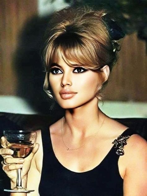 60’s Hair, Bardot Hair, 1960s Hair, 60s Hair, Leading Women, 70s Hair, Penteado Cabelo Curto, Wedding Hairstyles Updo, Great Hair