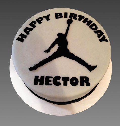 Jordan Cake Ideas, Basketball Cake Ideas, Michael Jordan Cake, Cake Basketball, Michael Jordan Birthday, Basketball Cakes, Jordan Cake, Jordan Birthday, Nba Jordan