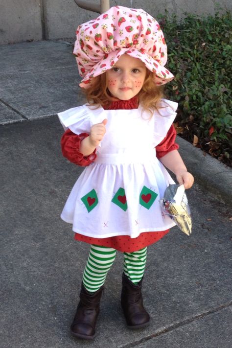 Strawberry Shortcake Baby Costume, Diy Strawberry Shortcake Costume, Birthday Party Outfit Winter, Strawberry Shortcake Cosplay, Strawberry Shortcake Halloween Costume, Party Outfit Winter, Strawberry Shortcake Outfits, Strawberry Shortcake Costume, Strawberry Costume