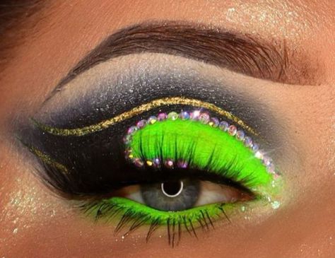 St Patricks Day Makeup Ideas, St Patricks Day Makeup, St Patrick's Day Makeup, Mermaid Eye Makeup, Saint Patricks Day Makeup, Matte Eye Makeup, Golden Eye Makeup, Rainbow Eye Makeup, Bronze Eye Makeup