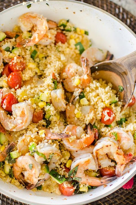 One-pot Couscous with Shrimp, Zucchini and Corn Greek Shrimp, Shrimp Zucchini, Avocado Dessert, Shrimp And Vegetables, Shrimp Recipes Healthy, Meal Prep Plans, One Pan Dinner, Healthy Shrimp, Jambalaya