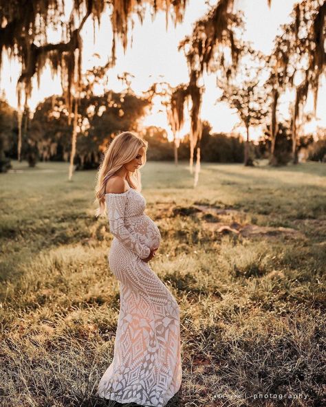 Boho Maternity Shoot, Off The Shoulder Formal Dress, Maternity Photo Dresses, Boho Maternity Photos, Fall Maternity Photos, Outdoor Maternity Photos, Maternity Photo Outfits, Maternity Photography Poses Pregnancy Pics, Maternity Photography Outdoors