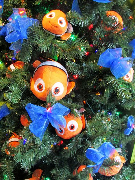 Finding Nemo Christmas Tree Disney Sweets, Trees For Kids, Christmas Tree Ideas, Movie Themes, Disney Park, Finding Nemo, Merry Little Christmas, Disney Christmas, Twinkle Twinkle