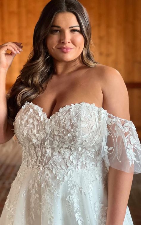 Off The Shoulder Ball Gown Wedding Dress Plus Size, Plus Size A Line, Strapless Wedding Dress Plus Size, Plus Size Pink Wedding Dress, Plus Size Off The Shoulder Wedding Dress, Mid Size Wedding Dresses, Wedding Dress With Sweetheart Neckline, Curvy Wedding, March Wedding