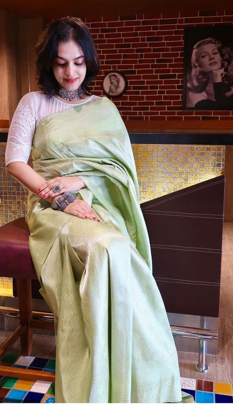 Mint Green Saree, New Saree Blouse Designs, Ribbon Crafts Diy, Plain Saree, Trendy Blouse, Hotel Bedroom, Saree Designs Party Wear, Saree Blouse Designs Latest, Green Saree