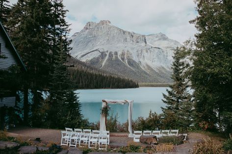 Relaxed and Loving Emerald Lake Lodge Wedding | Rocky Mountain Bride Montana Mountain Wedding, Emerald Green Mountain Wedding, Wedding In Field, Emerald Lake Wedding, Colorado Venues, Emerald Lake Colorado, Mountain Lake Wedding, Green Lakes State Park Wedding, Outdoor Wedding Mountain View