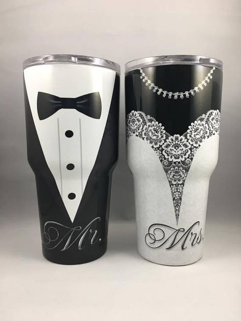 Yeti Cup Designs, Bride Tumbler, Wedding Tumblers, Glitter Tumbler Cups, Custom Wraps, Wedding Cups, Glitter Tumblers, Cup Crafts, Pretty Cups