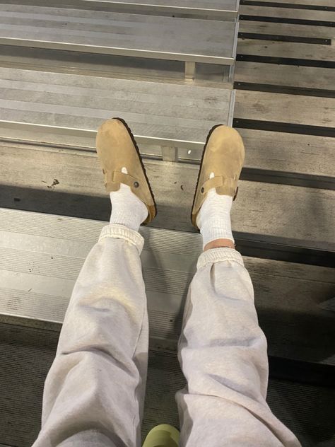 Taupe Outfit, Birkenstock Outfit, Men Sandals, Streetwear Men, Birkenstock Boston Clog, Streetwear Men Outfits, Cute Fits, Mens Sandals, Mens Fashion Casual