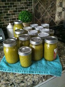 Green Taco Sauce, Green Tomato Recipes, Tomato Recipe, Canning Food Preservation, Canned Food Storage, Canning Tips, Taco Sauce, Canning Tomatoes, Home Canning