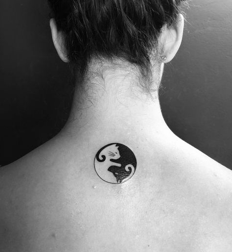 Cat Dog Yin Yang Tattoo, Cat Ying Yang Tattoo, Yin Yang Tattoo Unique, Dog Yin Yang, Yin Yang Tattoo, Memories Ideas, 10 Tattoo, Yang Tattoo, Yin Yang Tattoos