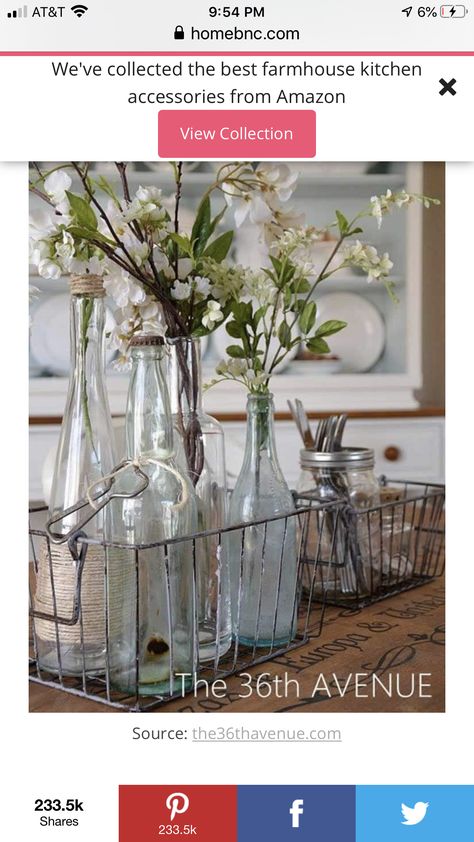 Basket Decor Ideas, Farmhouse Dining Rooms Decor, Deco Champetre, Basket Decor, Décor Boho, Vintage Bottles, Old Bottles, Farmhouse Dining Room, Décor Diy