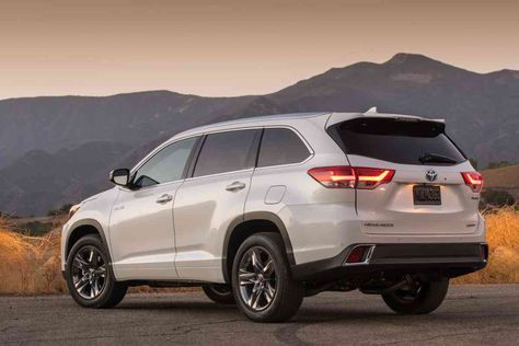 The Two Worst Toyota Highlander Hybrid Years You Should Avoid 1 2019 Toyota Highlander, Toyota Hybrid, Toyota Highlander Hybrid, Toyota Rav4 Hybrid, Toyota Suv, Rav4 Hybrid, Suv Models, New Suv, Fuel Cell