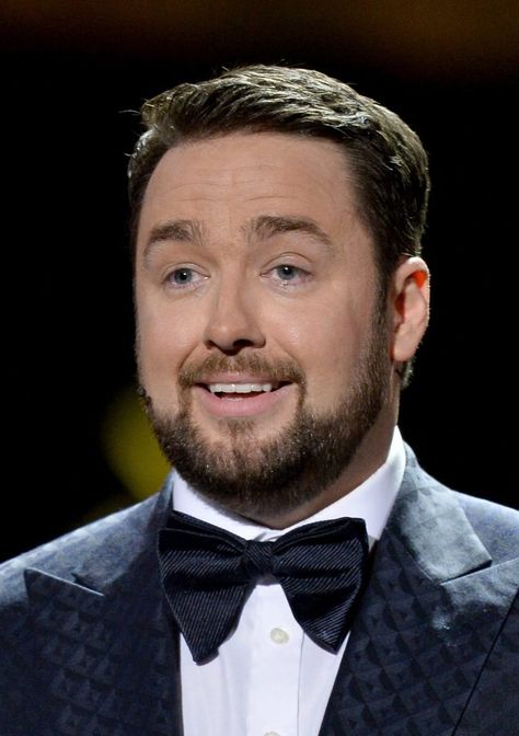 JASON Manford has risen to prominence thanks to his hilarious jokes and relaxed demeanour. He is a popular TV presenter having fronted The One Show and The Nightly show and even came second as Hedgehog on The Masked Singer. Who is Jason Manford? Inspired by the likes of Billy Connolly, Eddie Izzard and Peter Kay, […] Jason Manford, Johnny Vegas, Peter Kay, Soccer Aid, Billy Connolly, Eddie Izzard, The Masked Singer, Bbc Drama, Hilarious Jokes