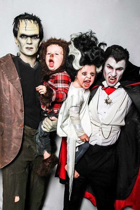 The Monster Mash You'll be the family everyone fears when you don some terrifying threads. Have each member pick a specific monster, or dress everyone the same. Neil Patrick Harris Halloween, Neil Patrick Harris Family, Halloween Pauroso, David Burtka, Best Celebrity Halloween Costumes, Carnaval Costume, Neil Patrick, Neil Patrick Harris, Celebrity Halloween Costumes