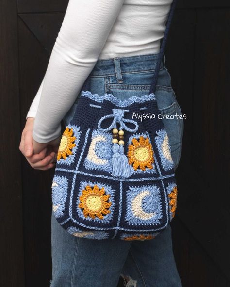 Sun and Moon Crossbody Bag Crochet pattern by Alyssia Creates, #AD, #Creates, #Alyssia, #pattern Diy Starry Night, Starry Night Crochet, Crossbody Bag Crochet, Saved Images, Crossbody Bag Pattern, Crochet Unique, Bag Crochet Pattern, Crochet Backpack, Crochet Bag Tutorials