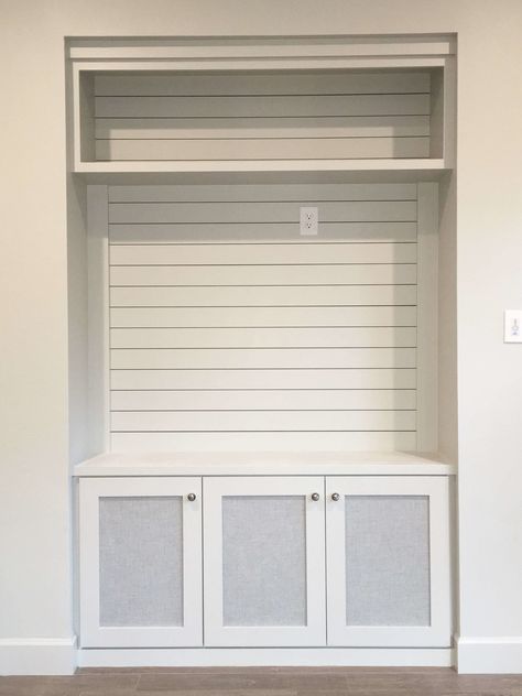 Built In Closet With Tv, Closet With Tv, Modern Tv Walls, Cabinet For Tv, Tv Niche, Built In Tv Cabinet, Built In Tv Wall Unit, Pavers Design, Tv Entertainment Center