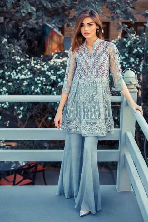 Pinterest: ✨@fatemamerchant✨ डिजाइनर कपड़े, Latest Pakistani Dresses, Short Frocks, Pakistan Dress, Short Frock, Pakistani Couture, Pakistani Bridal Wear, Frock Design, Desi Fashion