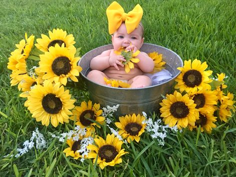 Old Baby Pictures, Summer Baby Photos, 3 Month Old Baby Pictures, August Baby, Baby Milestones Pictures, Monthly Baby Pictures, 3 Month Old, 3 Month Old Baby, Monthly Baby Photos