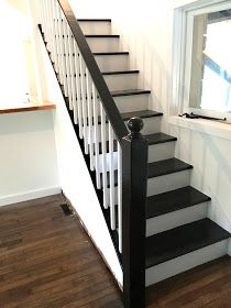 FACCI DESIGNS: How to Paint a Staircase Black & White - Before and After Staircase Black Painted Stairs, Black And White Hallway, Black Stair Railing, Black And White Stairs, Black Staircase, White Staircase, Black Stairs, Painted Staircases, White Stairs